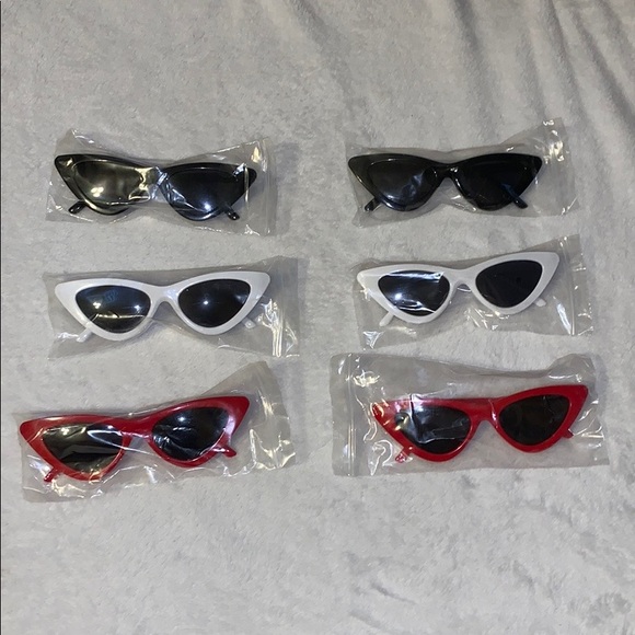 ✨SALE Cat Eye Sunglasses✨ - Picture 3 of 3